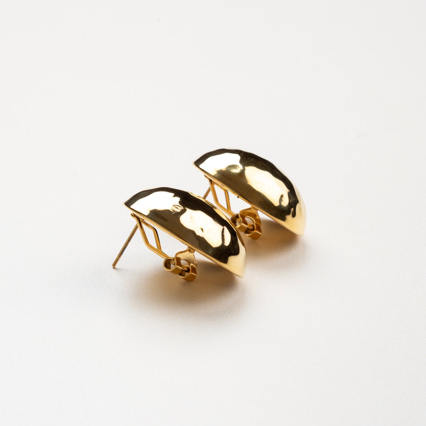 aretes dorados, aretes de clip, aretes con textura