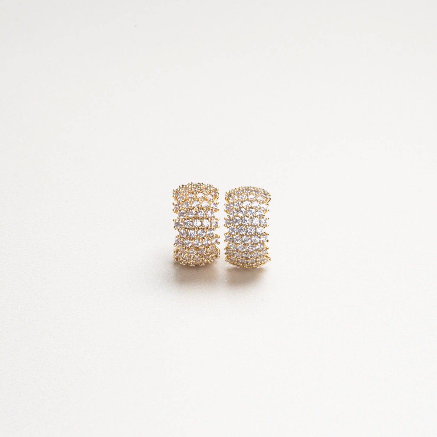 Aretes arracadas doradas con zirconas, aretes de noche con zirconias, aretes llamativos, golden hoops earrings