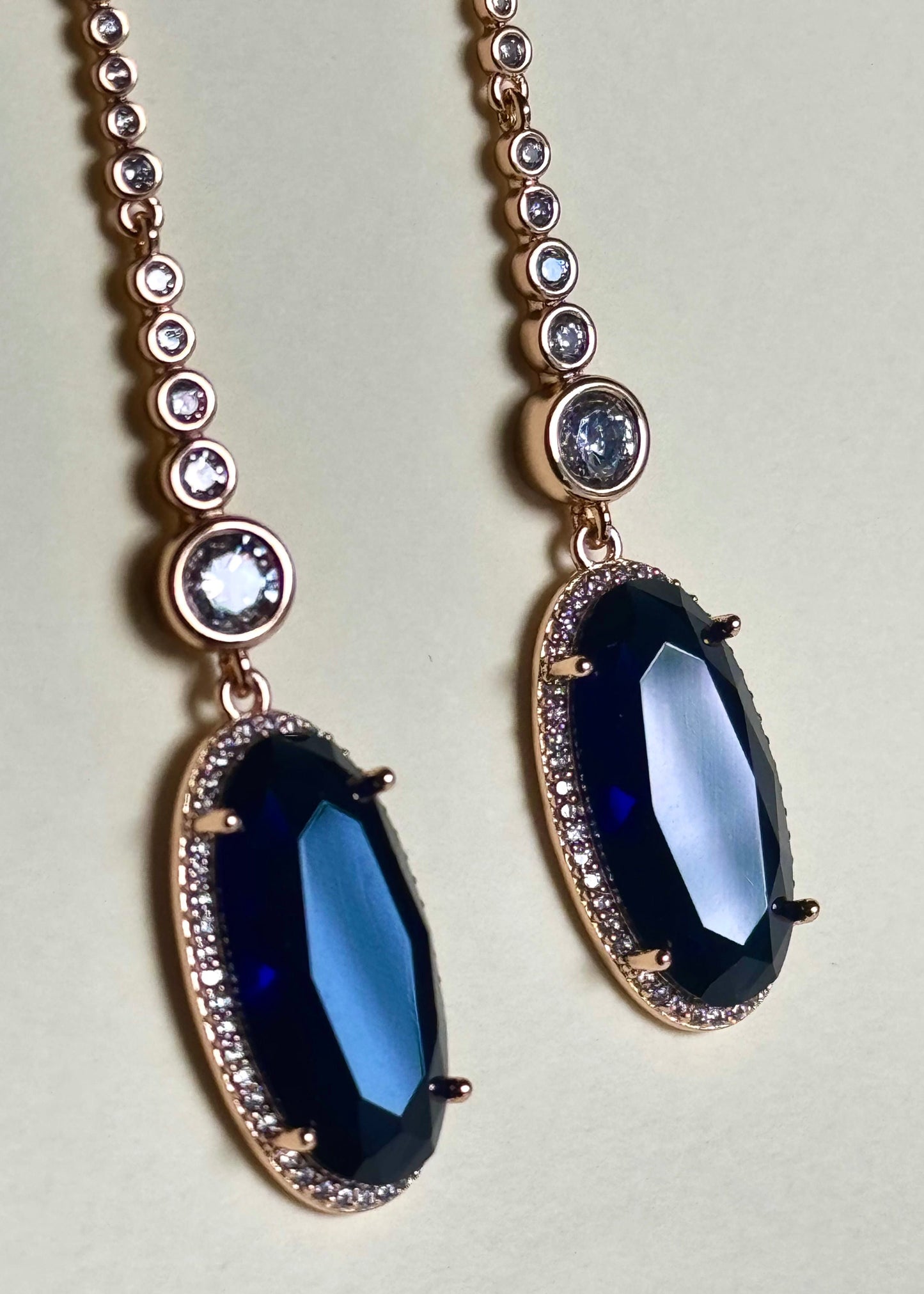 Aretes Victoria Zafiro